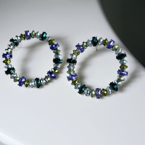 Elegant Multicolor Glasd Stones Hoop Earrings - Picture 5 of 16